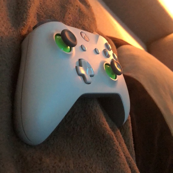 Xbox Controller - Picture 3 of 4